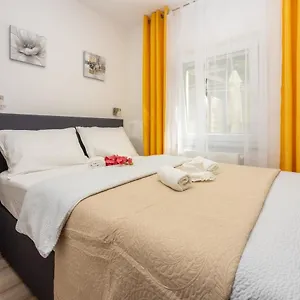 https://apartment-ana-dramalj.primorje-gorskikotar.com